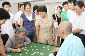 日本又一重大决定：20变18，缩短成人年龄只为”造血“计划视频封面