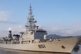 中国电子侦察船挺进关岛：紧贴着美军核航母和核潜艇侦察视频封面