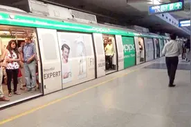 在印度喝酒也不行？一oppo员工因喝酒被抓？或将面临刑罚视频封面