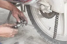 摩托车链条拉长了怎么办？专业师傅教你拆卸链条和调整的技巧