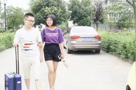 四川方言：老婆出差男子在家做黄粱美梦，被老婆揪耳朵视频封面