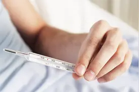 发烧如夜里发烧不方便去医院，教你3种方法，快速止热退烧何退烧