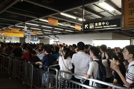 请老板们珍惜深圳北搭地铁上班的人！早高峰挤到妆都花了视频封面
