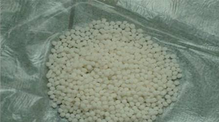 老农突发奇想，把红糖和尿素喷洒给农作物，效果会如何呢？