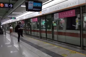 火车都是采用高压交流电，为什么地铁采用直流电？原来是这样视频封面