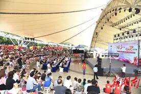 深化市民素质提升行动 长沙发布文明斑马线手势礼及排队礼让花图片