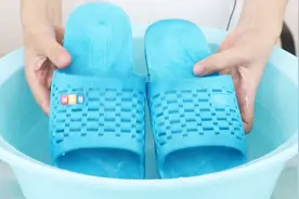 塑料拖鞋污垢难清洗？用上这个清洁方法，再脏的拖鞋都能焕然一新