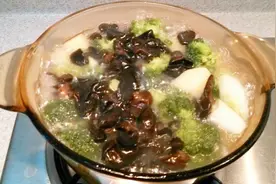 长期吃清水煮蔬菜，不吃炒的蔬菜，会对身体造成什么样的影响？视频封面
