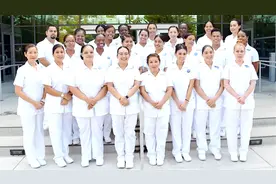 为什么护士在上班时，必须得穿白色的裤子？答案你绝对想不到