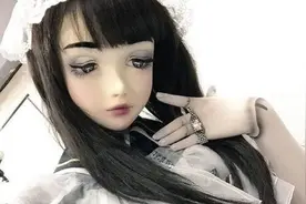 23岁日本女生活体“人偶娃娃”效果逼真，走在街头引无数路人围观视频封面