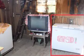 爷爷家里电器产品屈指可数，如今又添新电器，放在家里格外显眼！