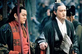 诸葛亮临死前，告诫阿斗2句话，结果阿斗全弄反了！视频封面