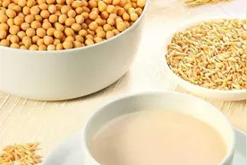 喜欢喝豆浆的人注意了，豆浆食用禁忌要知道，喝错了会伤身视频封面