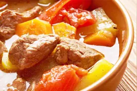 炖肉是热水下锅还是冷水？可惜很多人都做错了，怪不得又硬又柴