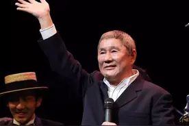 71岁的北野武变身段子手，这位“老男孩”令人捧腹又感动！图片