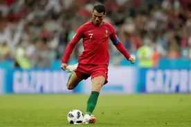 C罗的绝技电梯球是什么原理？香蕉球和落叶球有何不同？图片