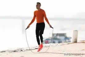 跑步枯燥，跳绳伤膝，为您推荐一项减肥效果更好的运动吧图片