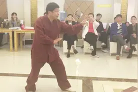 河北形意拳名家刘国勤表演的鸡形四把五形连环拳视频封面
