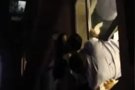 榆林一女子爬窗欲轻生 千钧一发间被消防救下图片
