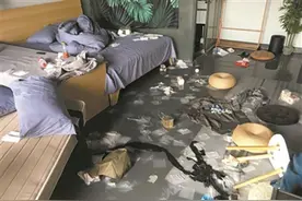 住客疑因无法退订报复民宿：牙刷塞马桶，放水泡房杂物满地图片