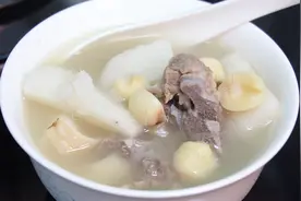 熬夜加班要常喝这碗汤，材料和做法都很简单，比吃燕窝还养人