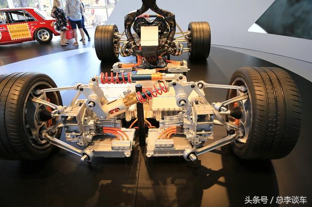 比保时捷918贵，限量275辆，开5万公里要换发动机，性能吊打拉法