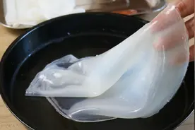 凉皮简单又好吃的做法，不开裂不发粘，筋道又透亮，做一次就成功视频封面