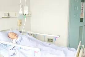 百岁老红军 华西医生团队刷新世界最高龄经心尖途径微创介入手术视频封面
