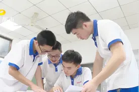长沙“学霸寝室”6人全部考上“清北” 追梦少年大学相聚顶尖学府视频封面
