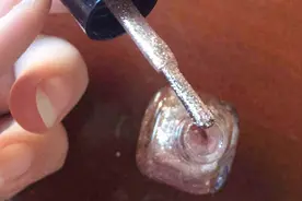 指甲油变干不要扔，只需倒点这个，快速恢复接着用！