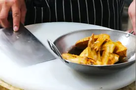 大厨教你卤水鸡翅的家常做法，视频清晰，讲解详细，看一遍就会做