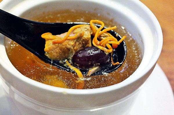 花胶洋参鲍鱼汤 2026年花胶鲍鱼海参汤功效