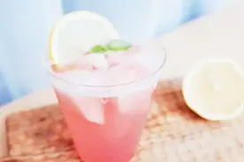 一个桃子配上柠檬自制蜜桃汁，再也不用去肯德基排队买，孩子最爱视频封面