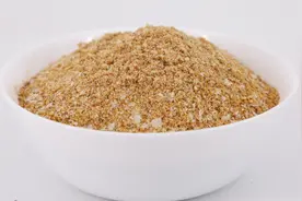 专业饵料测评：这款香精爆表的饵料为什么是腥饵的完美拍档？视频封面