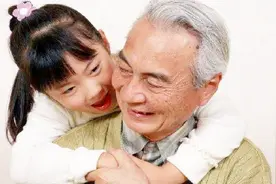 孩子自己带还是老人带的好处和缺点，看完长知识了！视频封面