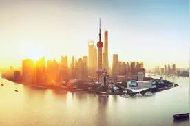 上海“扩大开放100条”逐渐落地 加快建设国际投资贸易“引力场”视频封面
