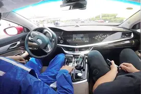 吉利博瑞GE自动泊车演示，果然很黑科技，简直是新手司机的福音视频封面