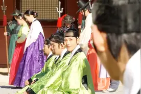 妹妹美哥哥帅，玩伴也长得好看，赢在人生起跑线上呀