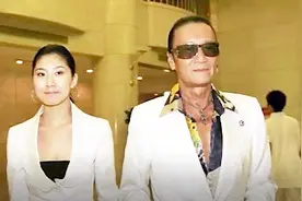 谢贤承认与32岁的女友分手，81岁的他感叹：孤独的老人生活很枯燥视频封面