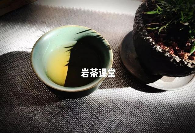 为什么武夷岩茶中牛栏坑肉桂广受追捧？花三分钟就知道了！