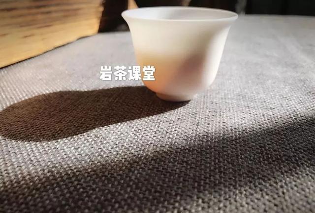 为什么武夷岩茶中牛栏坑肉桂广受追捧？花三分钟就知道了！