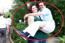 美国女子身高2米，却嫁身高1.6米的男子为妻，婚后生活令人羡慕视频封面