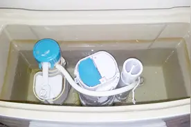 马桶冲水无力？只要打开水箱的这个小开关，冲水立刻变大了视频封面