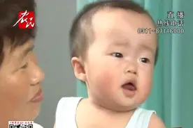 被弃男婴进行全面检查，确诊软骨发育不全视频封面