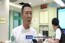看CT惊住医生！连喝两杯珍珠奶茶 胃里有三四十粒！成急性胆囊炎视频封面