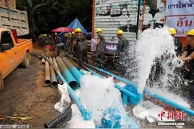 如何营救泰国溶洞被困少年？埃隆马斯克发声图片