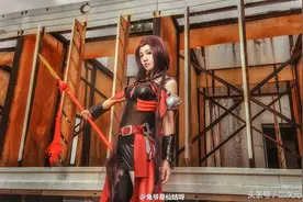 《全职高手》一叶知秋，寒烟柔cos，飒爽帅气还特别的酷哦图片