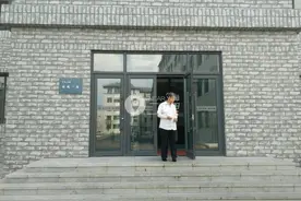 「最强大脑」抚顺宿管阿姨记忆力超群 同学的名字几乎过目不忘图片