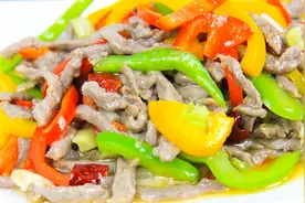 厨师长教你牛肉嫩滑的技巧，教程清晰易学，在家也能做饭店的味道