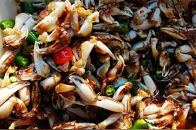 香辣蟹钳、豹纹螺和锥螺 青岛夏季野餐哈酒的好佐料图片